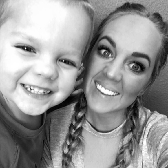 Meet your Posher, Chelsea - Picture 4 of 5